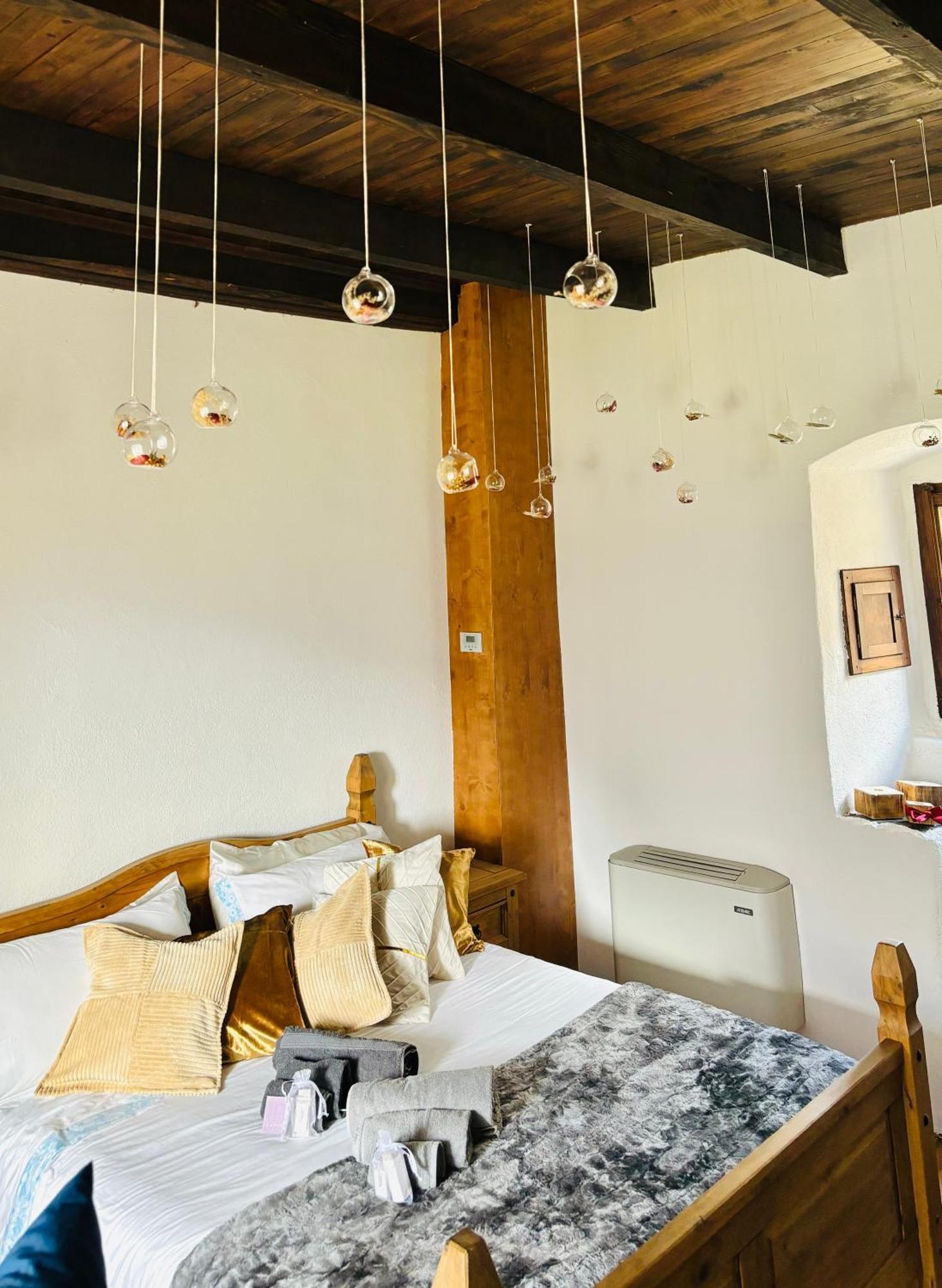 Foppoli Castle, Private 11Th Century Fortress With Panoramic View, Sauna And Hot Tub Overlooking The Valtellina Mazzo di Valtellina Екстер'єр фото